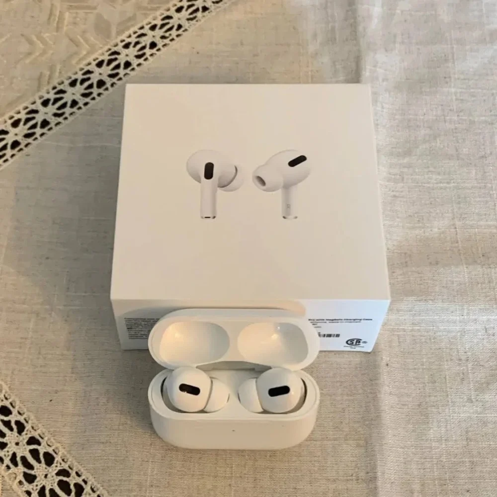 Apple Wireless Earbuds with Charging Case - White